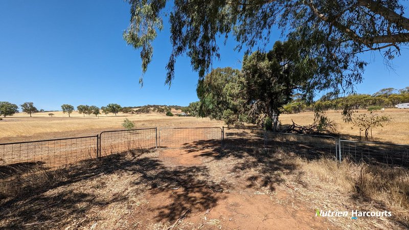 2724 Bindoon-Moora Road & 140 Byrne Street, Wannamal WA 6505