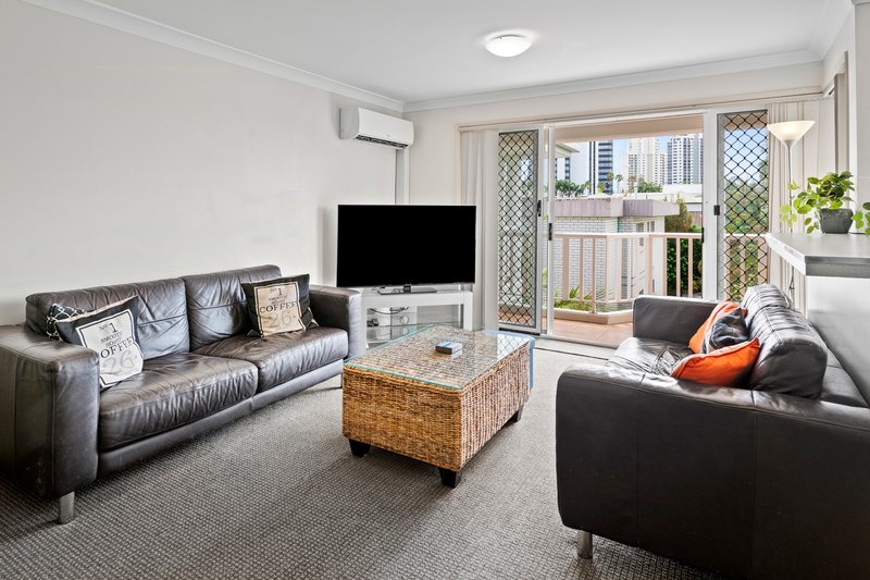 Photo - 27/26-28 Monaco Street, Surfers Paradise QLD 4217 - Image 17