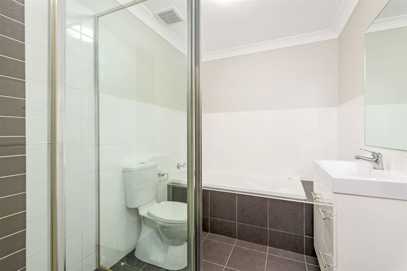 Photo - 27/26 Clifton Street, Blacktown NSW 2148 - Image 5