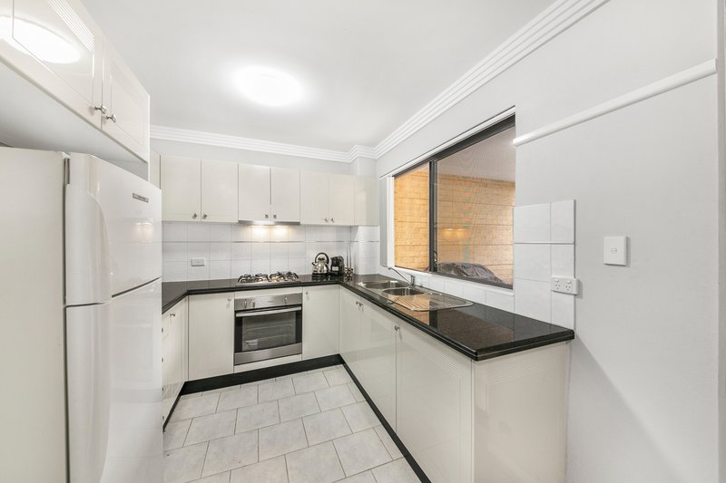 Photo - 27/27-33 Addlestone Rd , Merrylands NSW 2160 - Image 3