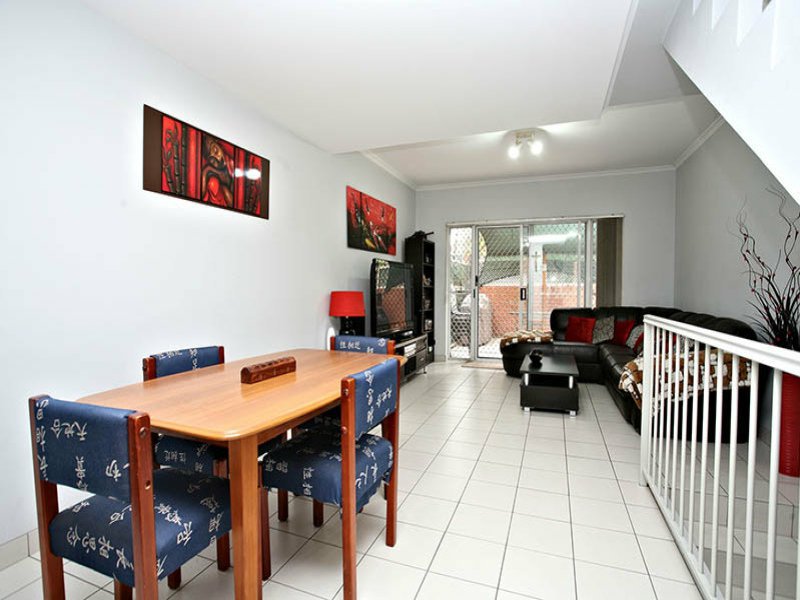 Photo - 2/73-75 Reynolds Avenue, Bankstown NSW 2200 - Image 3