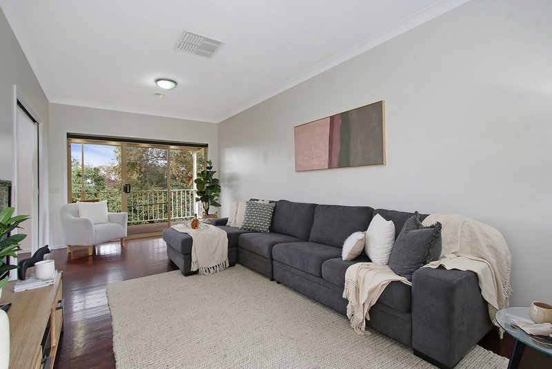 Photo - 273 Bimbadeen Avenue, East Albury NSW 2640 - Image 4