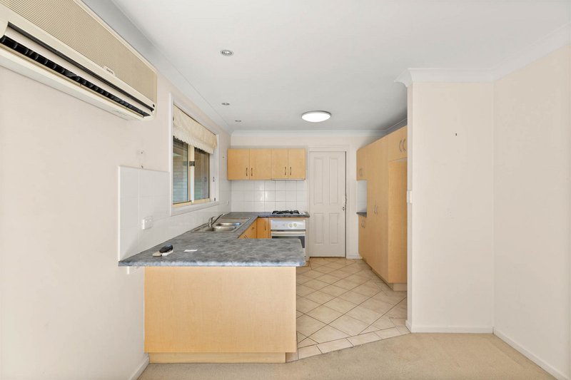 Photo - 2/73 Kenibea Avenue, Kahibah NSW 2290 - Image 5