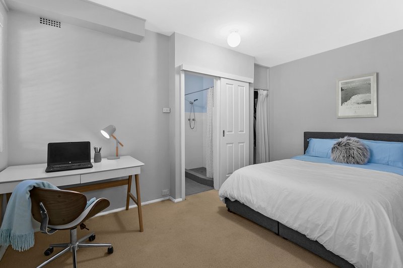 Photo - 2/73 Queenscliff Road, Queenscliff NSW 2096 - Image 3