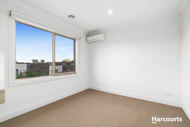 Photo - 2/73 Tram Road, Doncaster VIC 3108 - Image 11