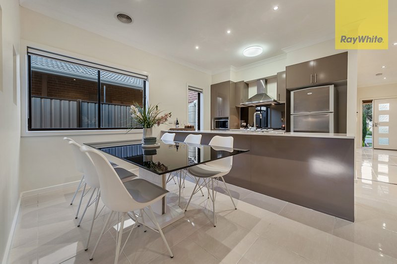 Photo - 273 Waterview Boulevard, Craigieburn VIC 3064 - Image 3