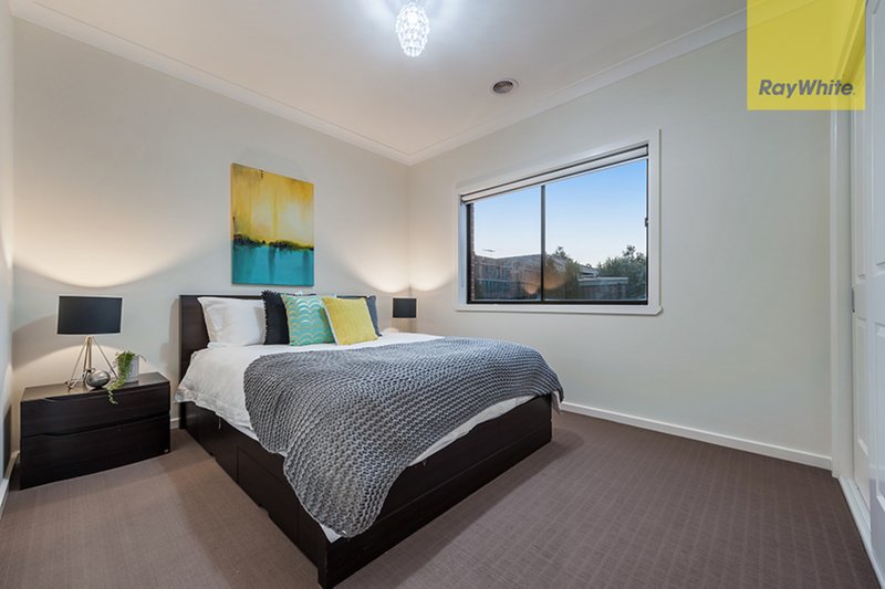 Photo - 273 Waterview Boulevard, Craigieburn VIC 3064 - Image 8