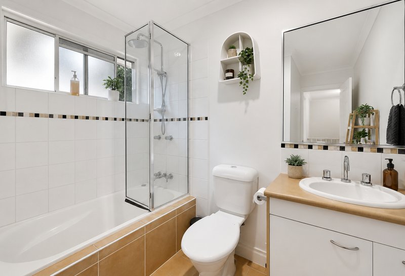 Photo - 27/31 Archipelago Street, Pacific Pines QLD 4211 - Image 7
