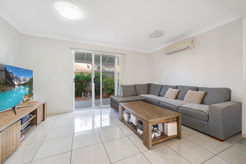 Photo - 27/31 Lyrebird Street, Loganlea QLD 4131 - Image 3