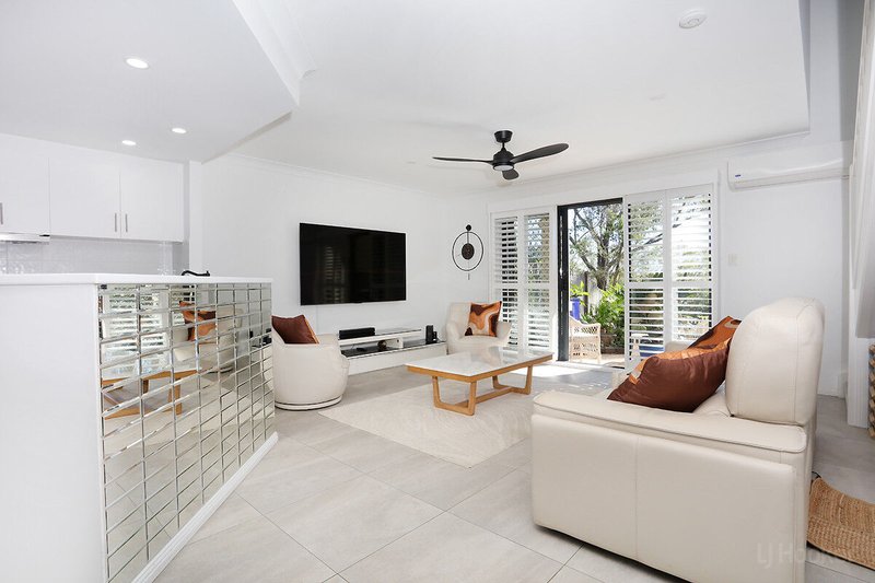 Photo - 273/125 Hansford Road, Coombabah QLD 4216 - Image 5