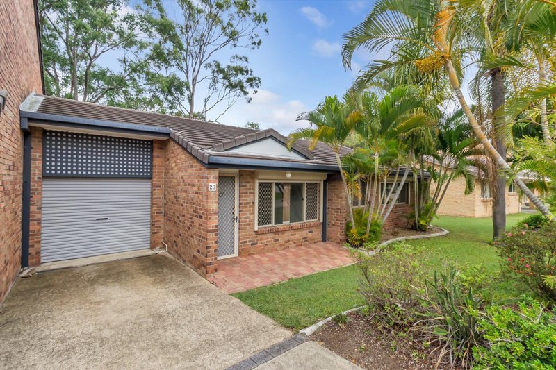 Photo - 27/33 Edmund Rice Drive, Southport QLD 4215 - Image 2