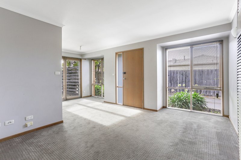 Photo - 2/737 Heatherton Road, Springvale VIC 3171 - Image 5