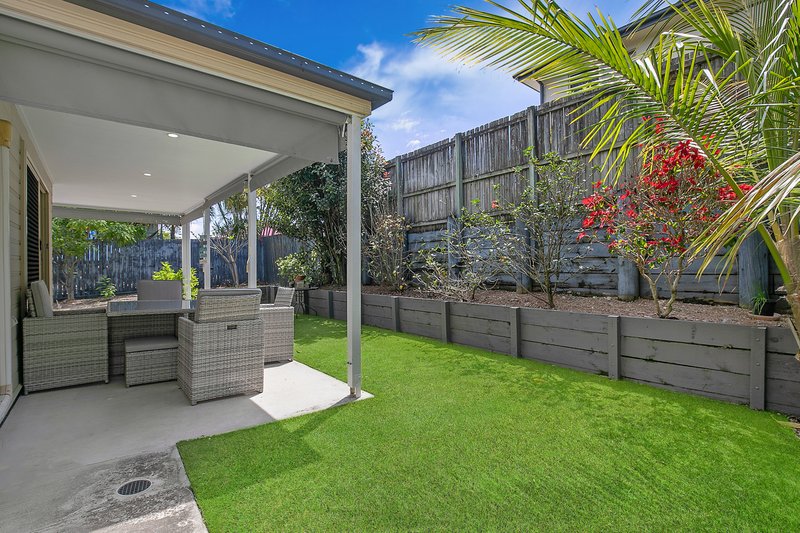 Photo - 2/74 Hedge Street, Strathpine QLD 4500 - Image 15