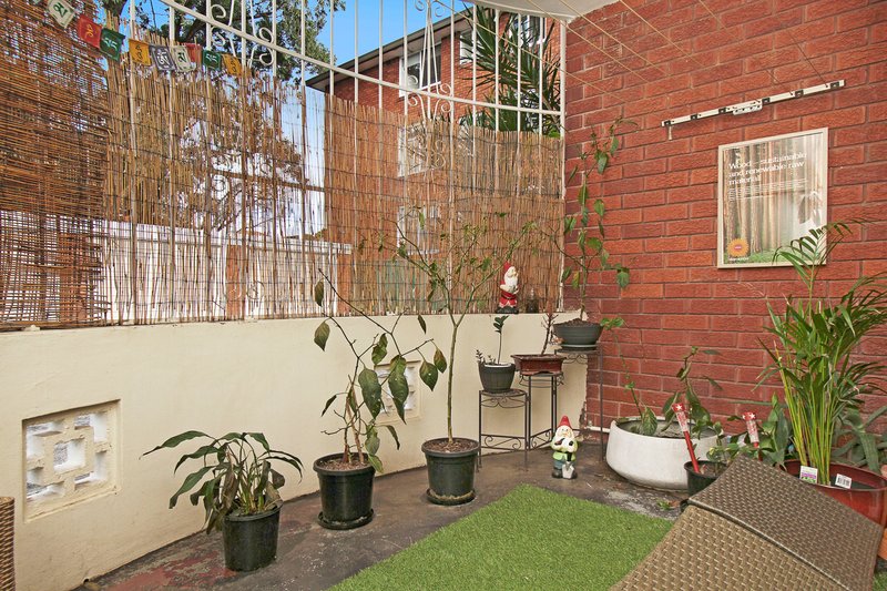 Photo - 2/74 Leylands Parade, Belmore NSW 2192 - Image 4