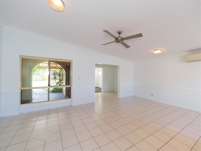 Photo - 274 Springwood Road, Springwood QLD 4127 - Image 8