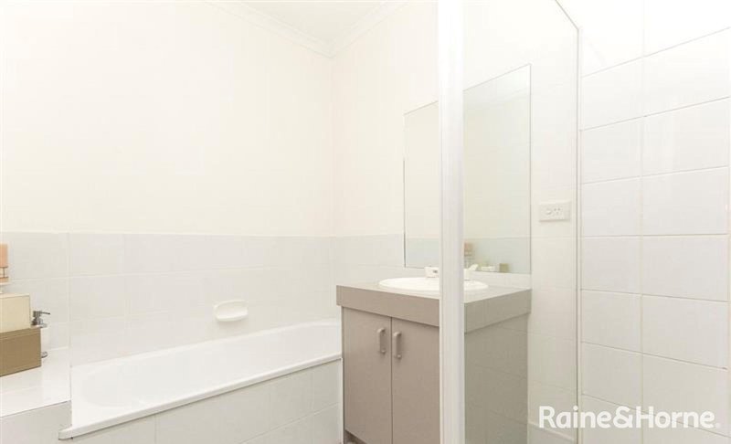 Photo - 27/44 Medworth Crescent, Lyneham ACT 2602 - Image 12