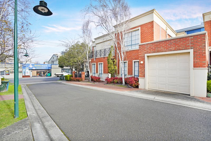 Photo - 2/745-755 Burwood Road, Hawthorn East VIC 3123 - Image 2