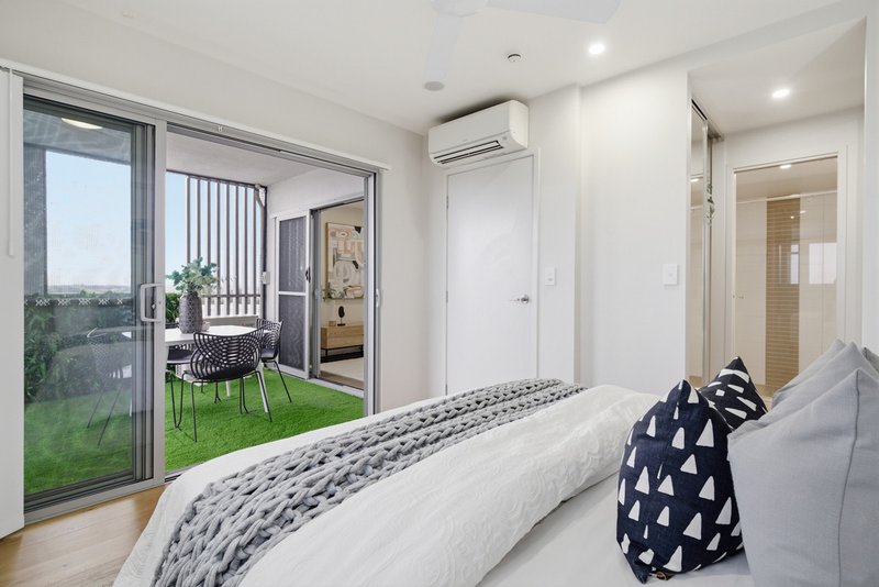 Photo - 2745/1-5 Cremin Street, Upper Mount Gravatt QLD 4122 - Image 7