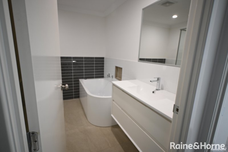 Photo - 27/46 Claussen Street, Browns Plains QLD 4118 - Image 12