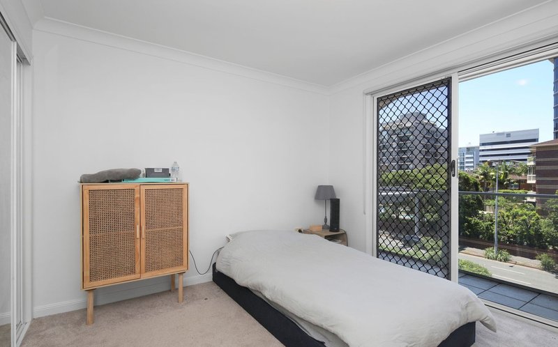 Photo - 275 Shafston Ave , Kangaroo Point QLD 4169 - Image 9