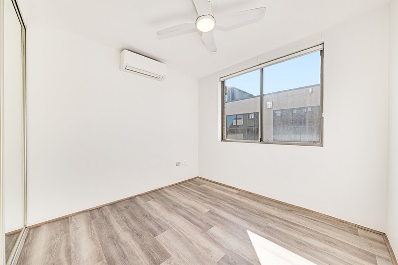 Photo - 27/52-60 Renwick Street, Redfern NSW 2016 - Image 4