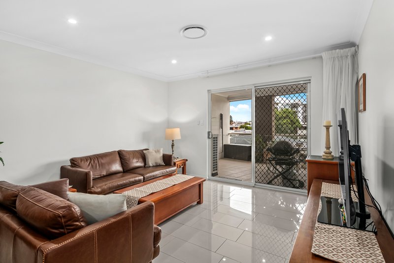 Photo - 27/6-12 Grace Street, Nundah QLD 4012 - Image 6