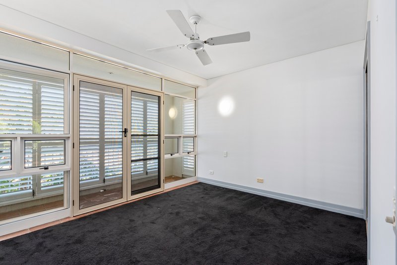 Photo - 2/76 Chichester Drive, Arundel QLD 4214 - Image 9