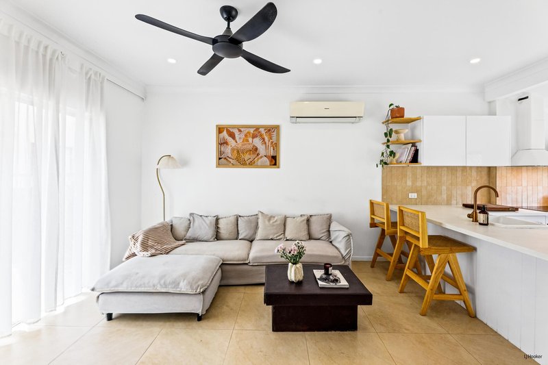 Photo - 2/76 Dutton Street, Coolangatta QLD 4225 - Image 1