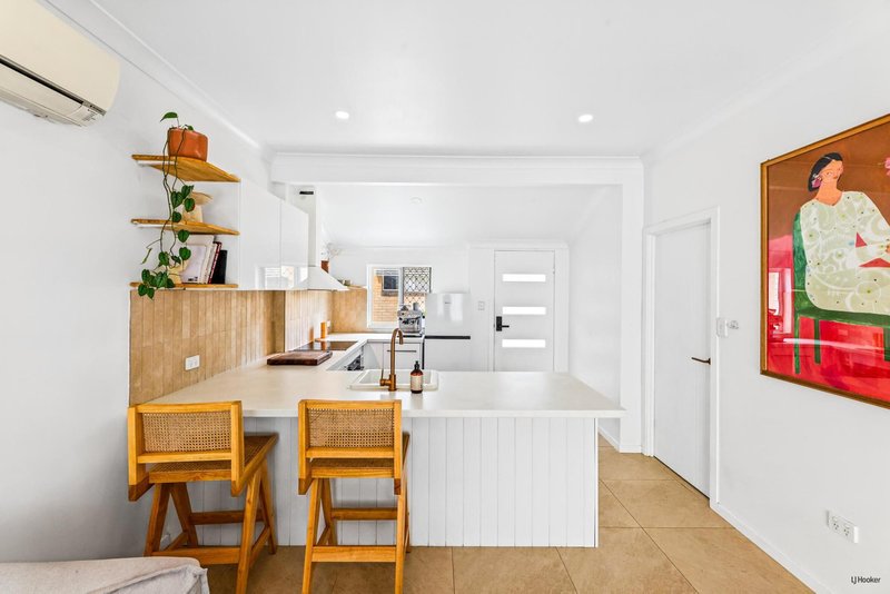 Photo - 2/76 Dutton Street, Coolangatta QLD 4225 - Image 4