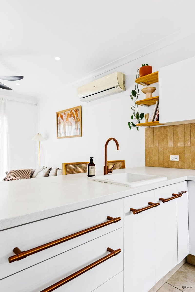 Photo - 2/76 Dutton Street, Coolangatta QLD 4225 - Image 5