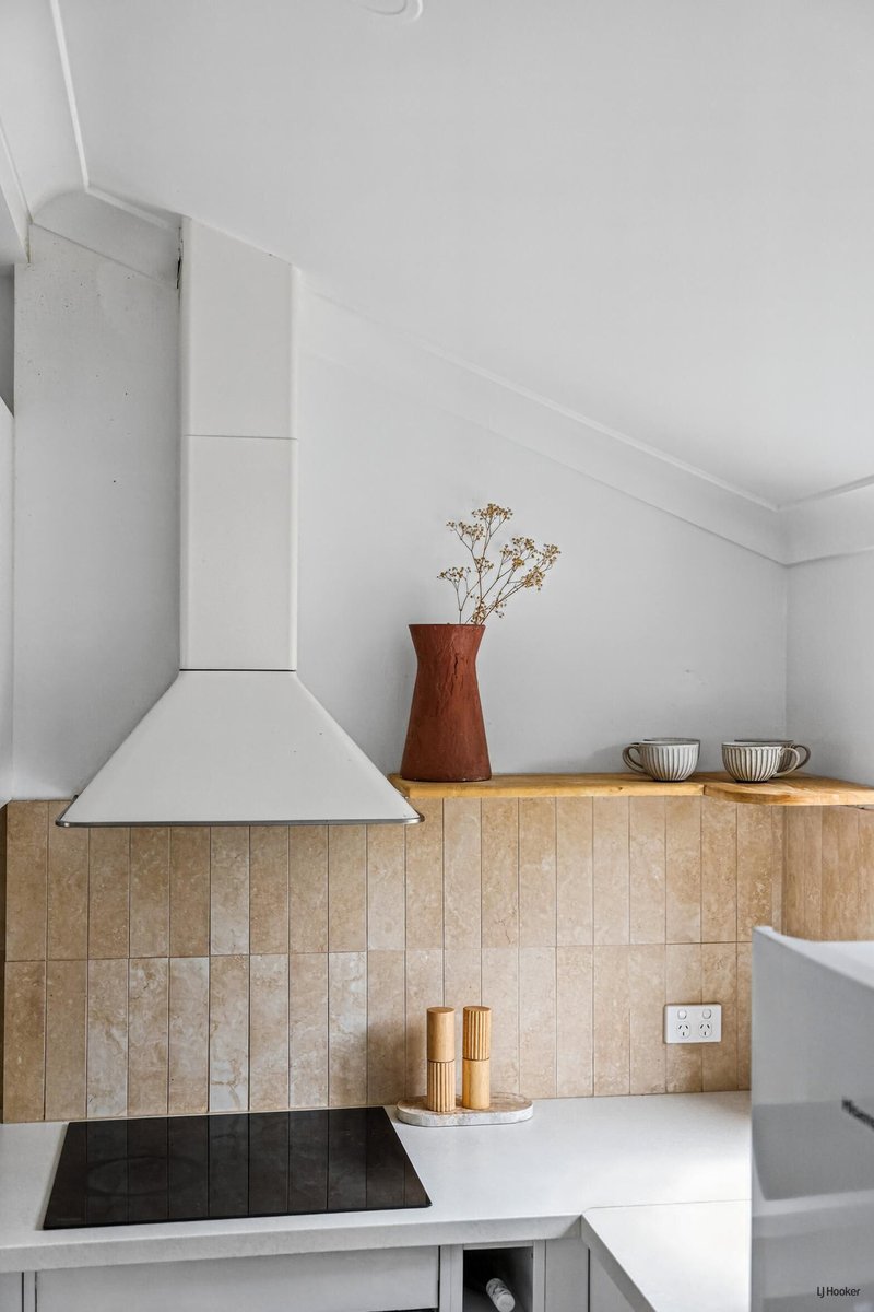 Photo - 2/76 Dutton Street, Coolangatta QLD 4225 - Image 6