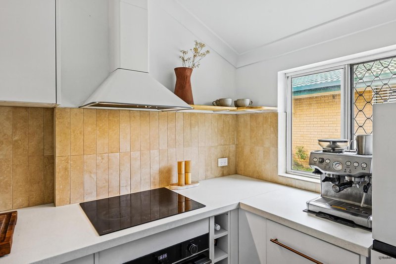 Photo - 2/76 Dutton Street, Coolangatta QLD 4225 - Image 7
