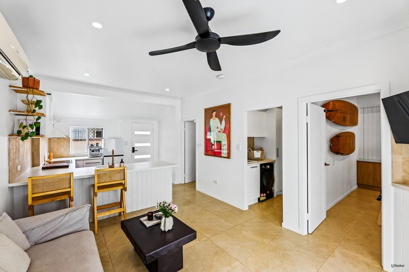 Photo - 2/76 Dutton Street, Coolangatta QLD 4225 - Image 13