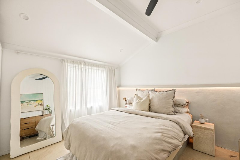 Photo - 2/76 Dutton Street, Coolangatta QLD 4225 - Image 19