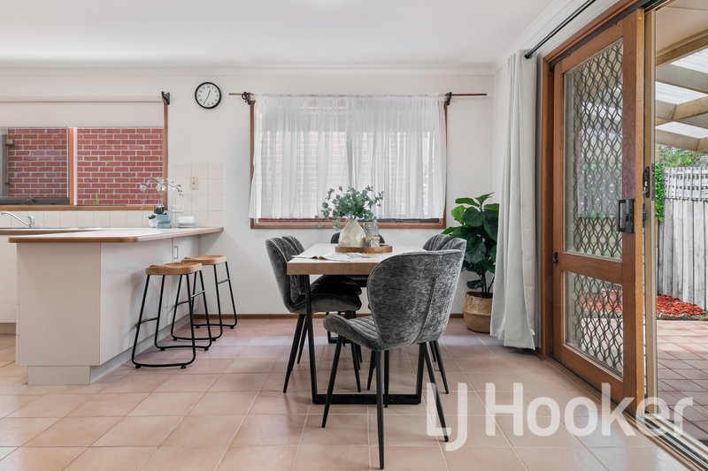 Photo - 2/76 Eley Road, Burwood VIC 3125 - Image 4
