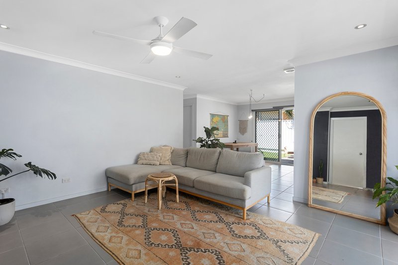 Photo - 2/76 Treeview Drive, Burleigh Waters QLD 4220 - Image 6