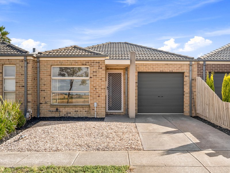 Photo - 2/76 Westmeadows Lane, Truganina VIC 3029 - Image 1