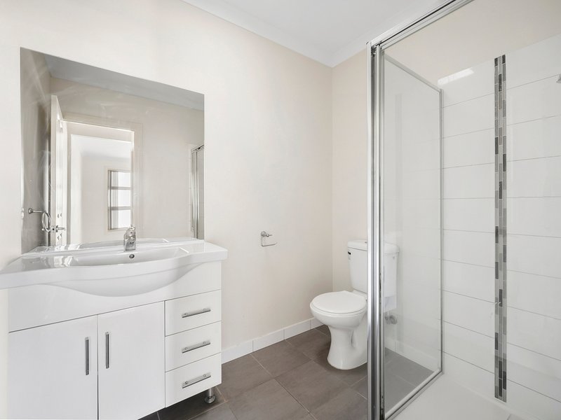 Photo - 2/76 Westmeadows Lane, Truganina VIC 3029 - Image 3