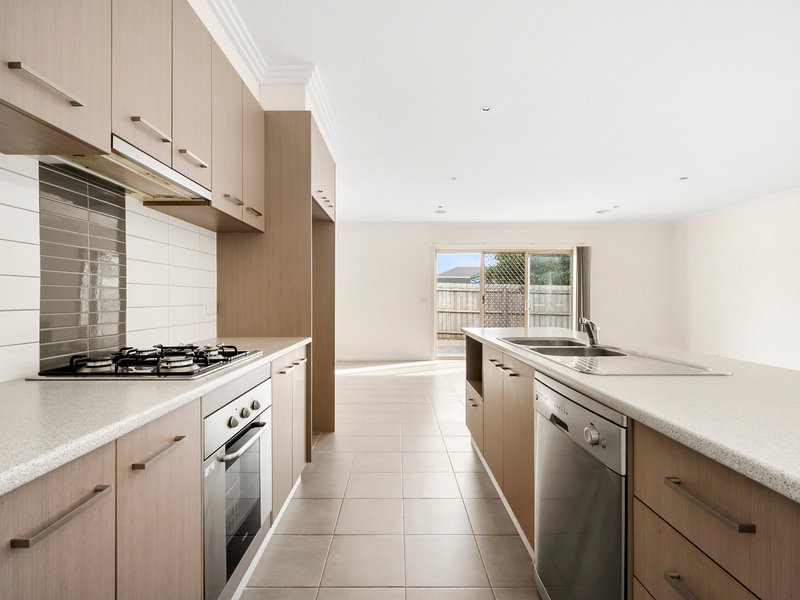 Photo - 2/76 Westmeadows Lane, Truganina VIC 3029 - Image 5