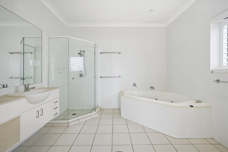 Photo - 2/760 Pacific Parade, Currumbin QLD 4223 - Image 5