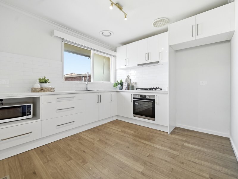 Photo - 2/77-79 Kelvinside Road, Noble Park VIC 3174 - Image 2