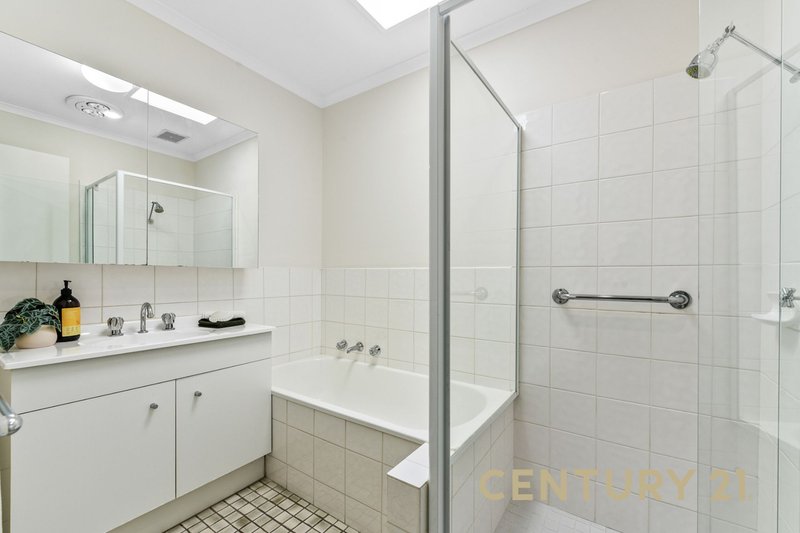 Photo - 2/77 Centre Dandenong Road, Dingley Village VIC 3172 - Image 9