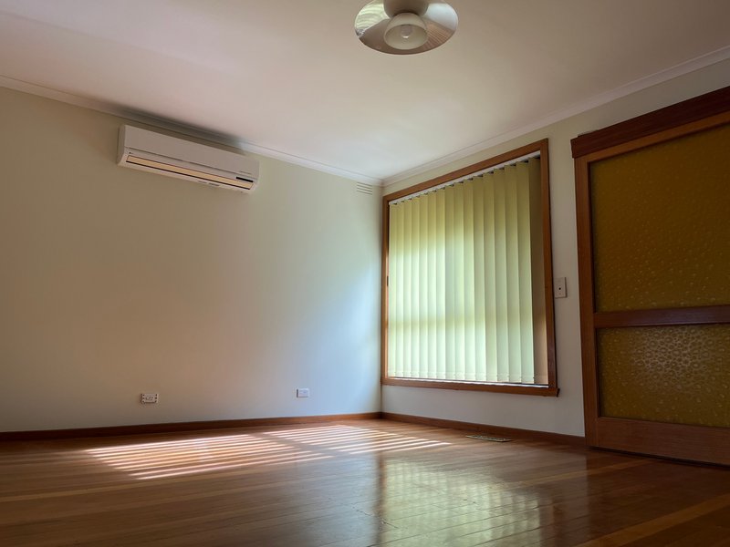 Photo - 277 Childs Road, Mill Park VIC 3082 - Image 3