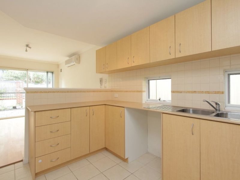 Photo - 2/77 King George Street, Victoria Park WA 6100 - Image 5