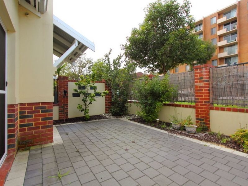 Photo - 2/77 King George Street, Victoria Park WA 6100 - Image 14