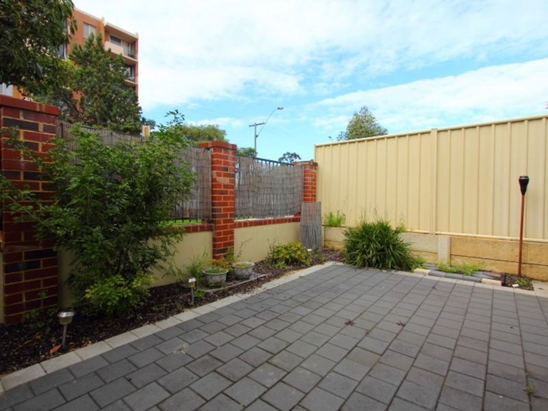 Photo - 2/77 King George Street, Victoria Park WA 6100 - Image 15