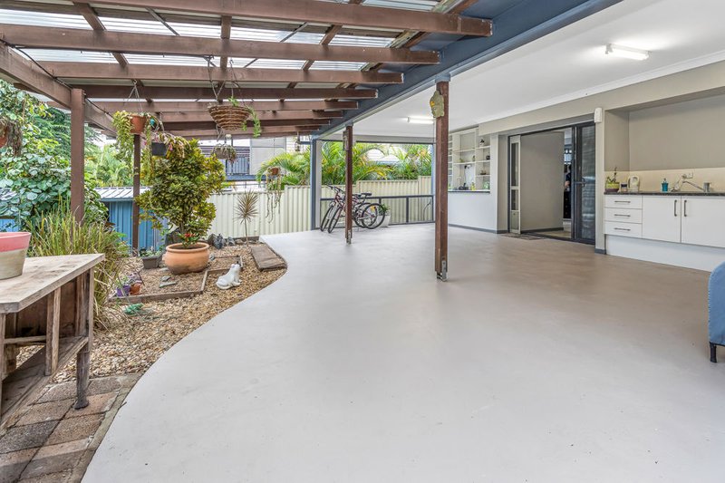 Photo - 277 Macdonnell Road, Clontarf QLD 4019 - Image 18