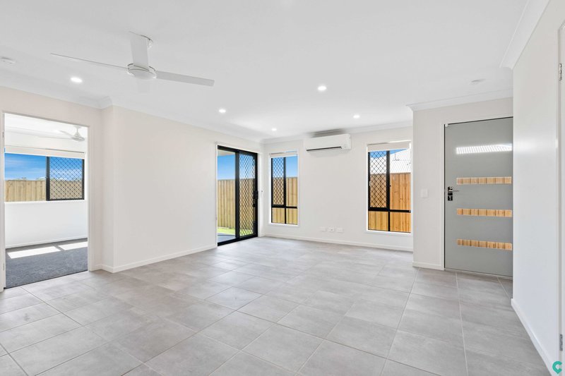 Photo - 2/77 Tahoe Street, Logan Reserve QLD 4133 - Image 3