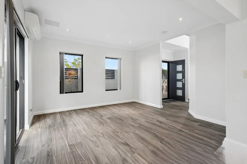 Photo - 2/78 Parkin Street, Rockingham WA 6168 - Image 6