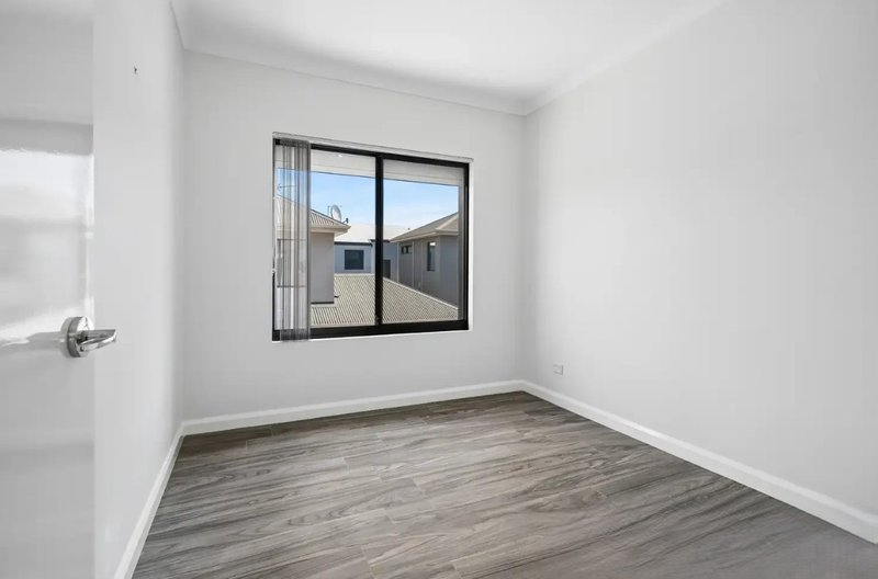 Photo - 2/78 Parkin Street, Rockingham WA 6168 - Image 23